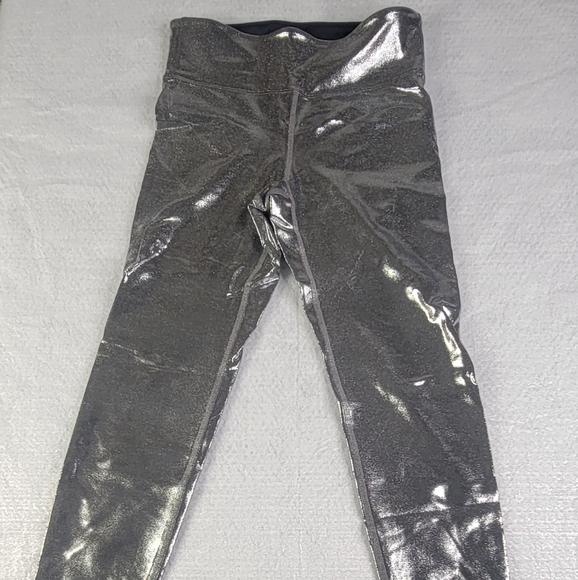 Heroine Sport Marvel Leggings Pants Platinum Size Medium NWT Discontinued Color - Picture 8 of 8